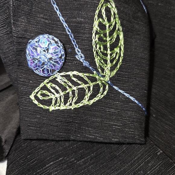 VTG Silk Embroidered Floral Black Jacket Top Plus 2X Sequins Artsy Art To Wear - Picture 5 of 16